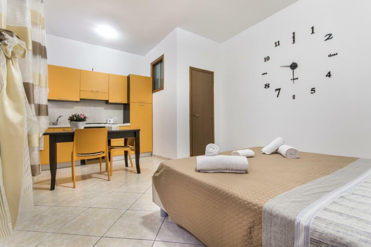 In Centro Rooms Vicino Cefalu Self-Chek-In Campofelice Di Roccella Ngoại thất bức ảnh